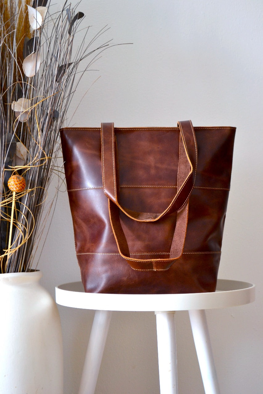 The Indie Tote: Compact & Unconventional