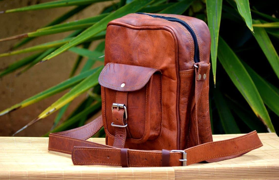 Sable Shoulder Bag: Sleek & Essential