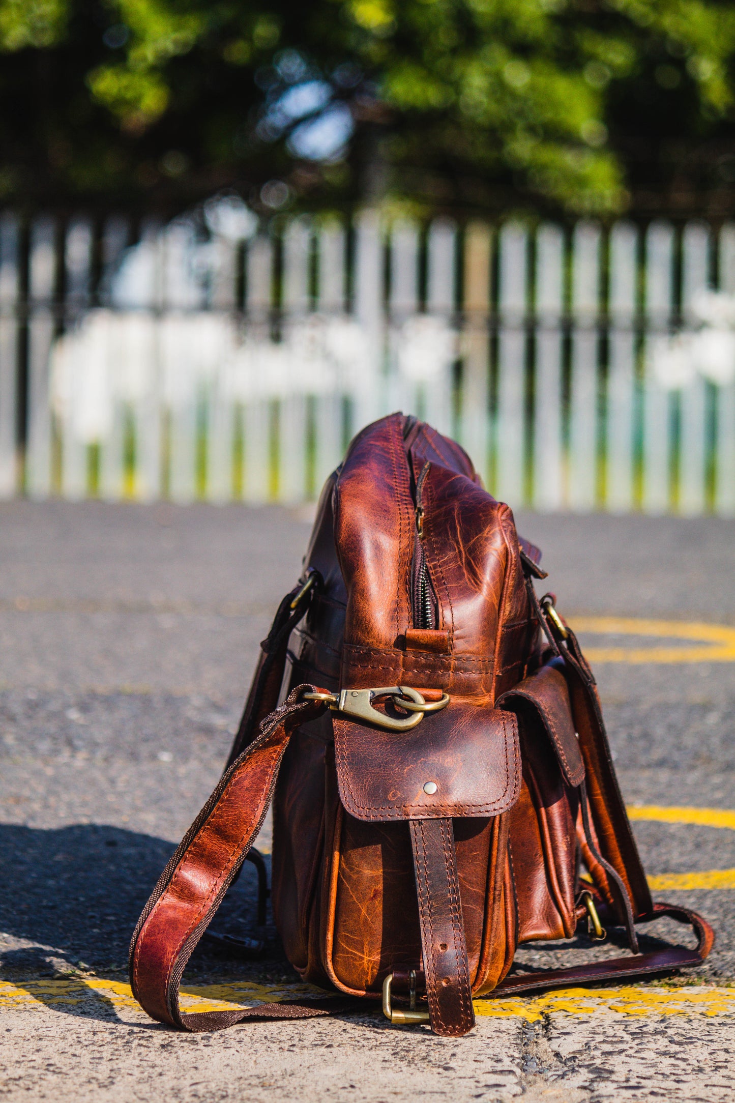 Gatsby Laptop Bag: Carry with Class