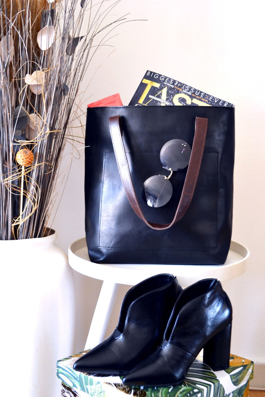 The Foundry Tote: Solid Style & Function