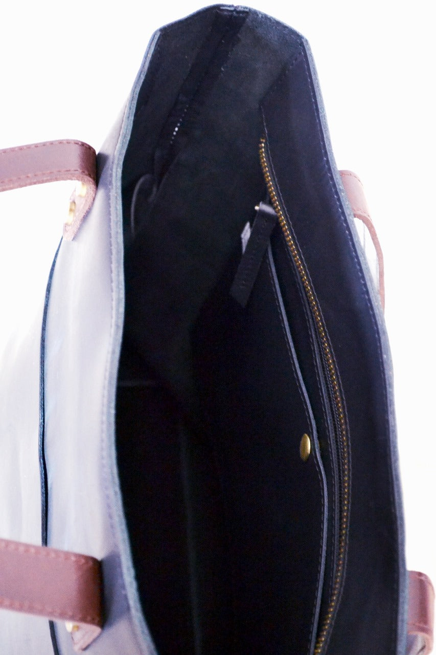 The Foundry Tote: Solid Style & Function