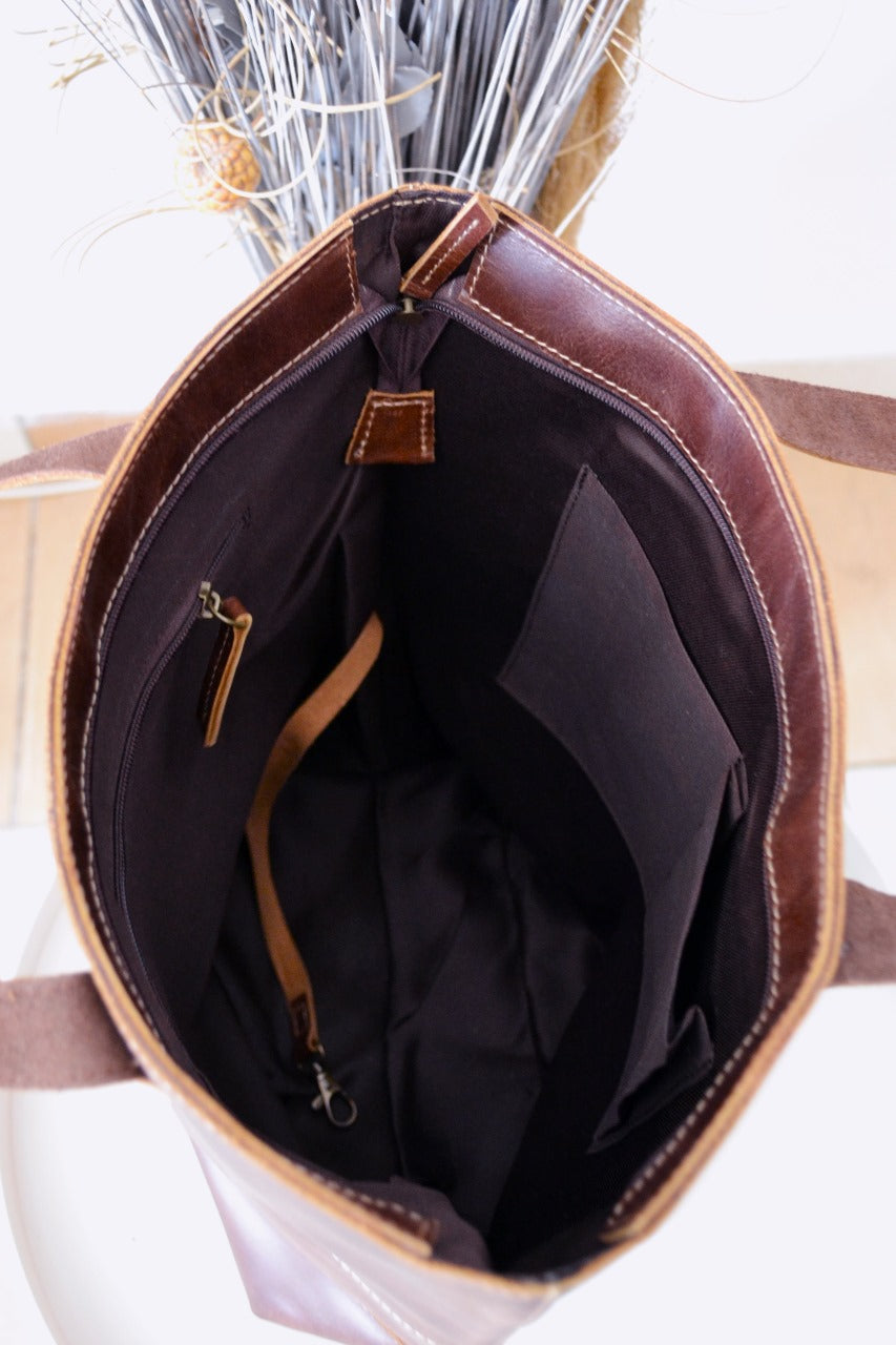 The Indie Tote: Compact & Unconventional