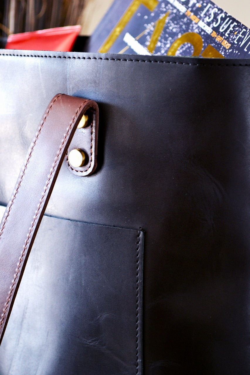 The Foundry Tote: Solid Style & Function