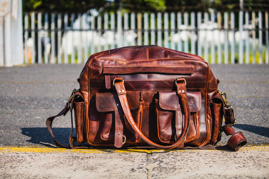 Gatsby Laptop Bag: Carry with Class