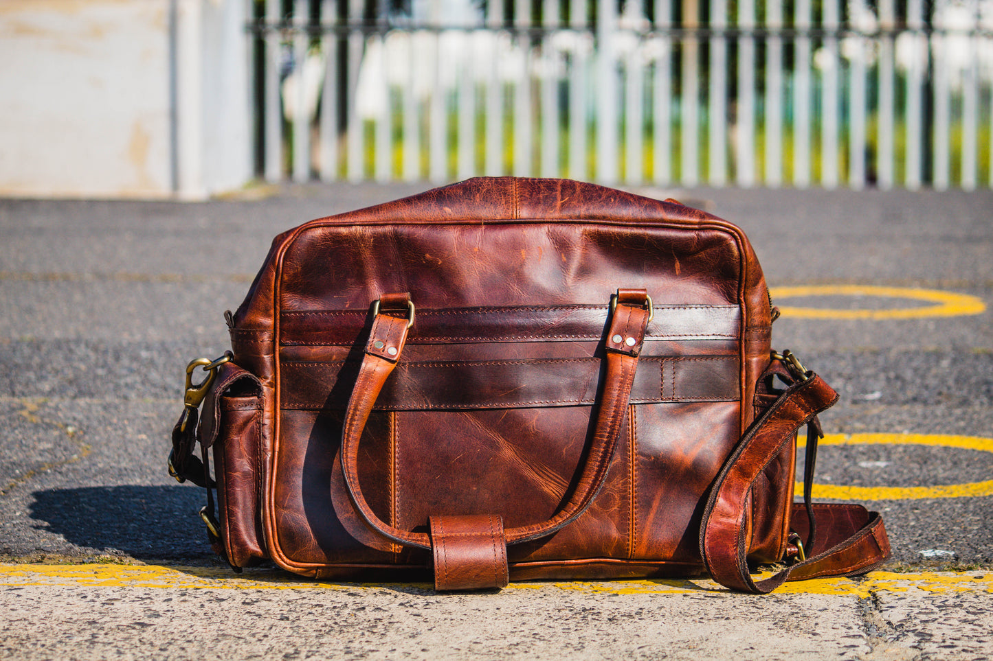 Gatsby Laptop Bag: Carry with Class