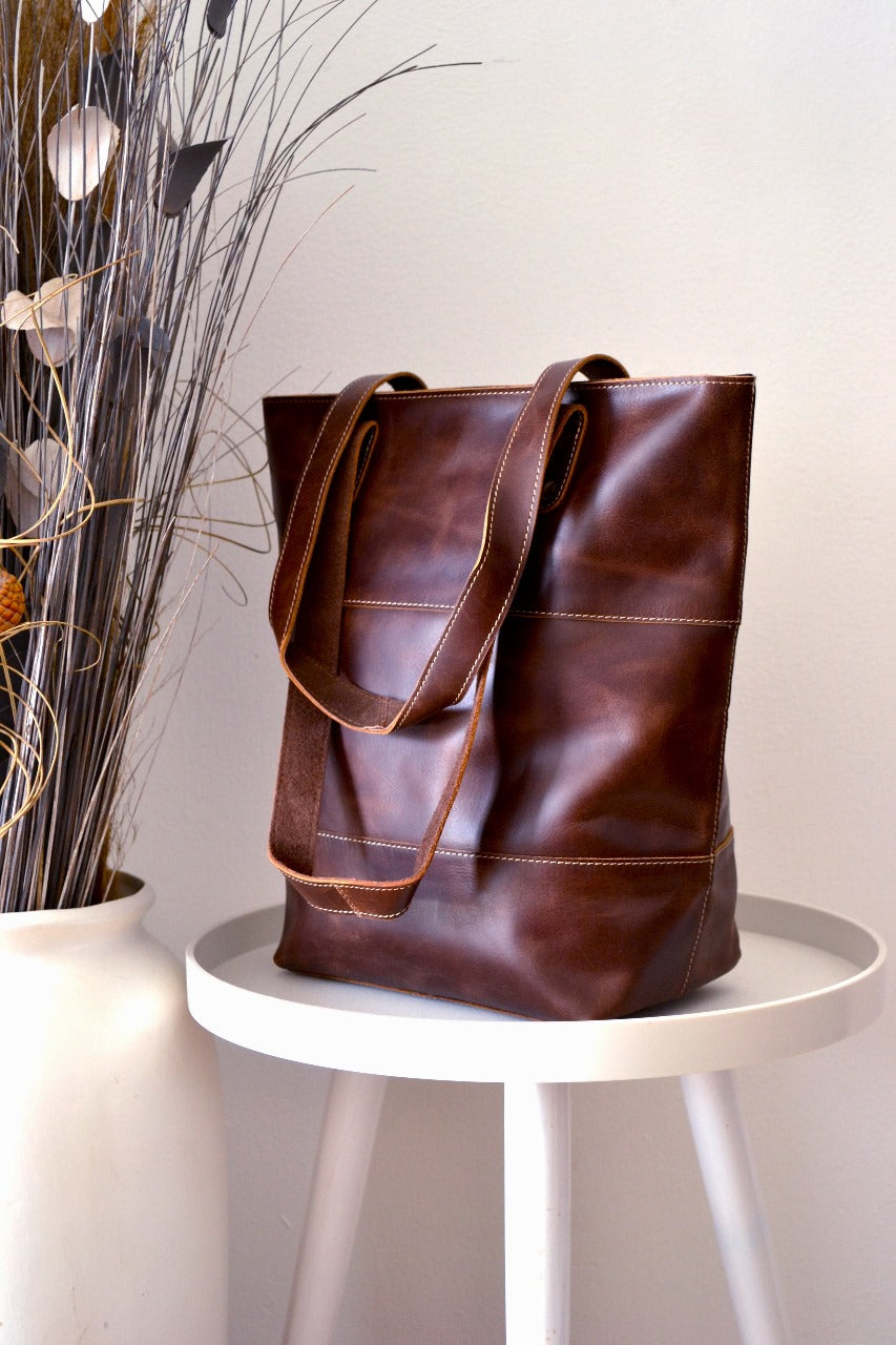 The Indie Tote: Compact & Unconventional